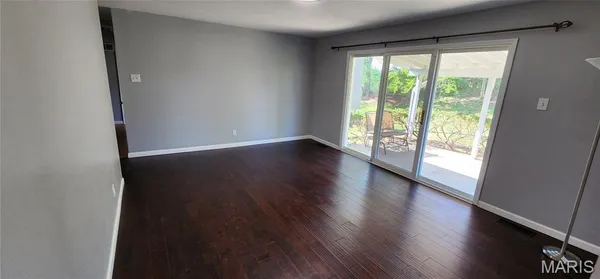 $2,490 | 1145 Mackinac Drive, St. Louis, MO 63146