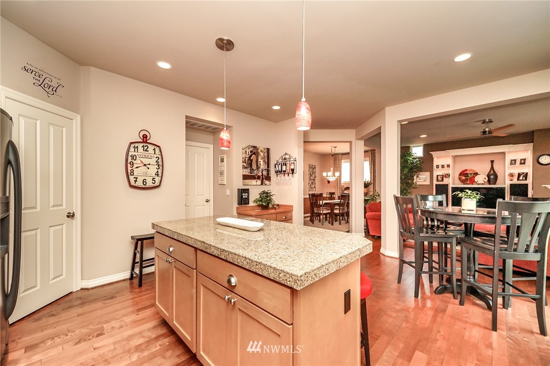5521 Northeast 2nd Court Renton, WA 98059 - Photo 11 of 39
