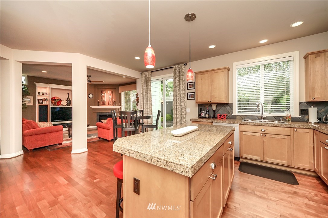 5521 Northeast 2nd Court Renton, WA 98059 - Photo 12 of 39