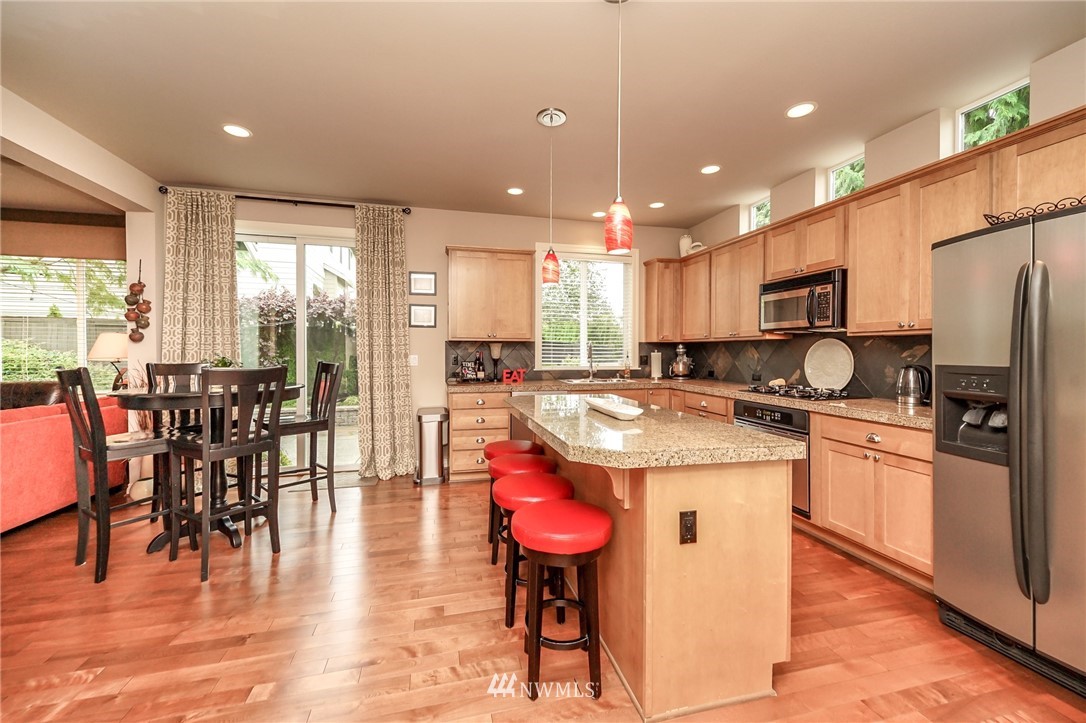 5521 Northeast 2nd Court Renton, WA 98059 - Photo 13 of 39