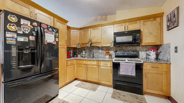 $430,000 | 7692 Northwest 178th Terrace, Hialeah, FL 33015