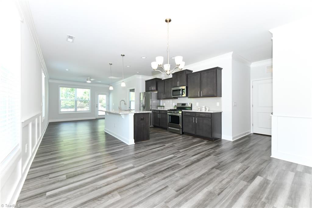 820 Riley Lane Greensboro, NC 27455 - Photo 13 of 38