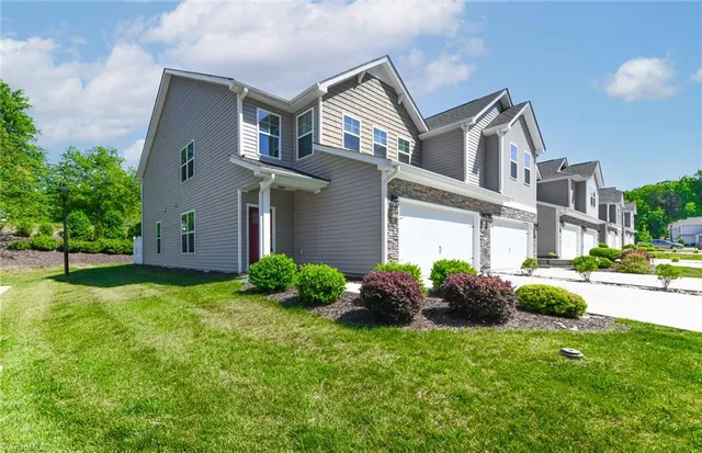 $2,400 | 820 Riley Lane, Greensboro, NC 27455