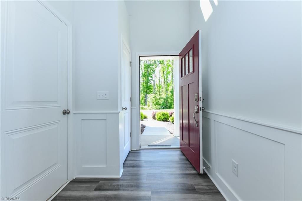 820 Riley Lane Greensboro, NC 27455 - Photo 4 of 38