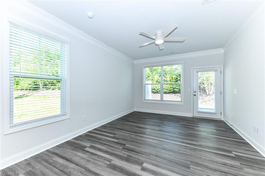 820 Riley Lane Greensboro, NC 27455 - Photo 5 of 38