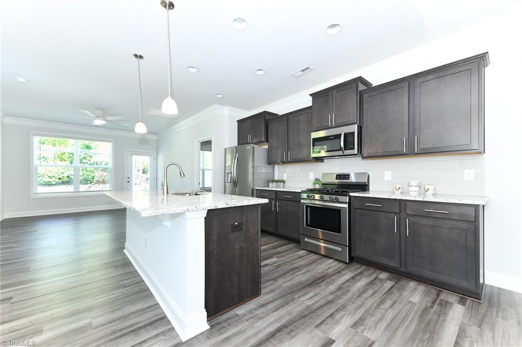 820 Riley Lane Greensboro, NC 27455 - Photo 7 of 38