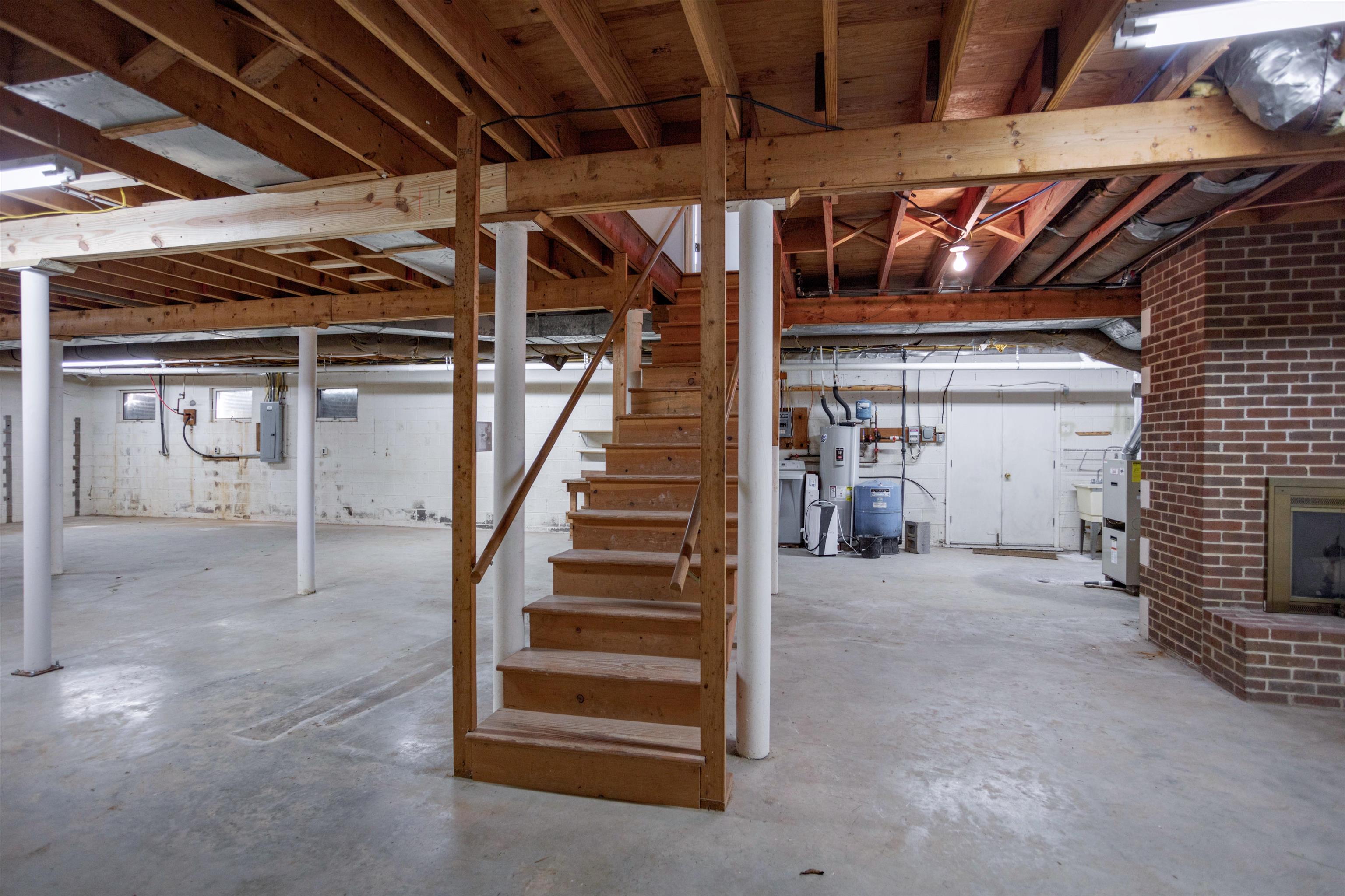 2834 Brownsburg Turnpike Raphine, VA 24472 - Photo 36 of 69 basement