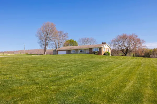 $569,500 | 2834 Brownsburg Turnpike, Raphine, VA 24472