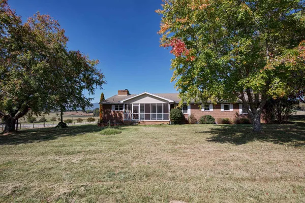 $569,500 | 2834 Brownsburg Turnpike, Raphine, VA 24472