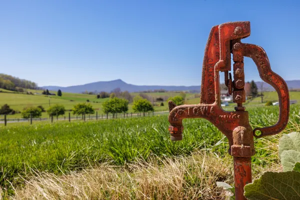 $569,500 | 2834 Brownsburg Turnpike, Raphine, VA 24472