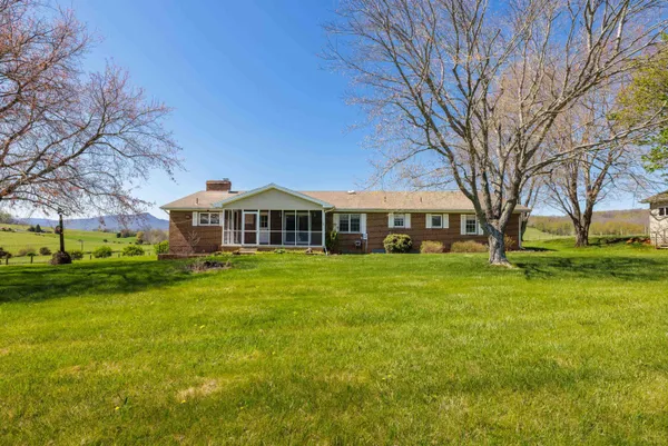 $569,500 | 2834 Brownsburg Turnpike, Raphine, VA 24472