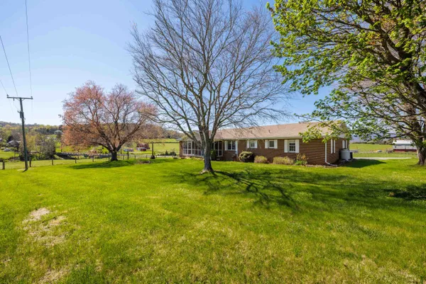 $569,500 | 2834 Brownsburg Turnpike, Raphine, VA 24472