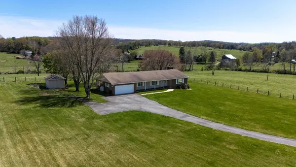 $569,500 | 2834 Brownsburg Turnpike, Raphine, VA 24472