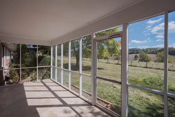 $569,500 | 2834 Brownsburg Turnpike, Raphine, VA 24472