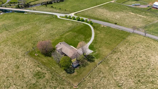 $569,500 | 2834 Brownsburg Turnpike, Raphine, VA 24472