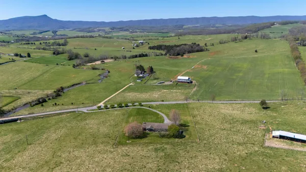 $569,500 | 2834 Brownsburg Turnpike, Raphine, VA 24472