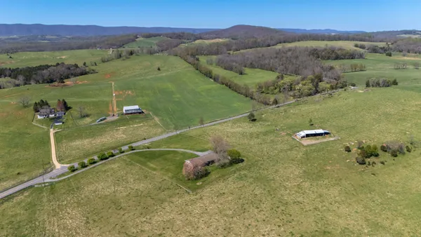 $569,500 | 2834 Brownsburg Turnpike, Raphine, VA 24472