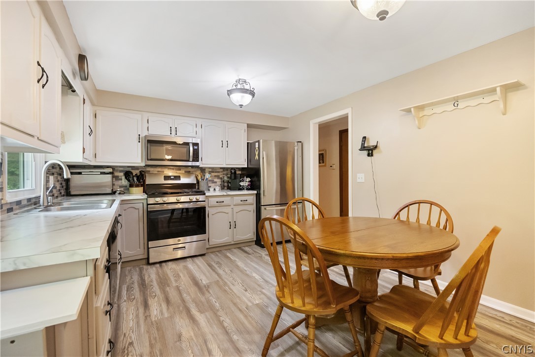 3991 Foothill Path Onondaga, NY 13215 - Photo 9 of 39