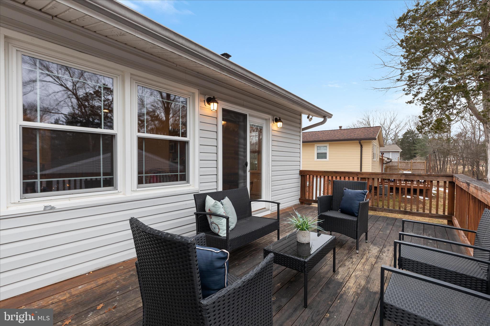 7398 Roxbury Avenue Manassas, VA 20109 - Photo 38 of 75 a view of a patio on the deck