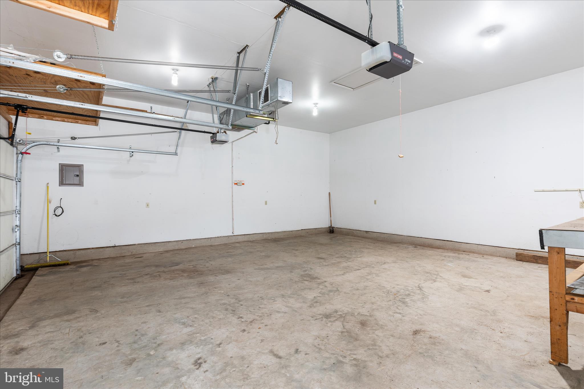 7398 Roxbury Avenue Manassas, VA 20109 - Photo 44 of 75 a view of a garage