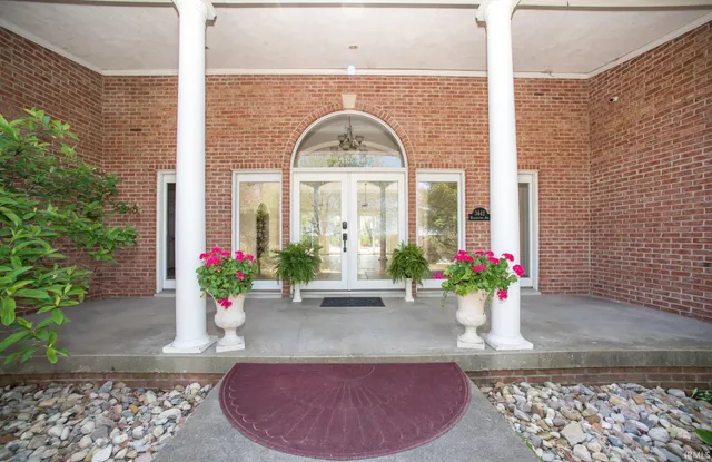 $798,000 | 3443 Washington Avenue, Vincennes, IN 47591