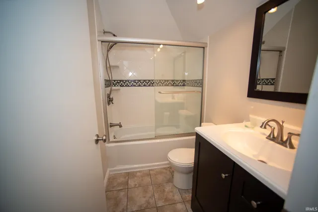 $798,000 | 3443 Washington Avenue, Vincennes, IN 47591