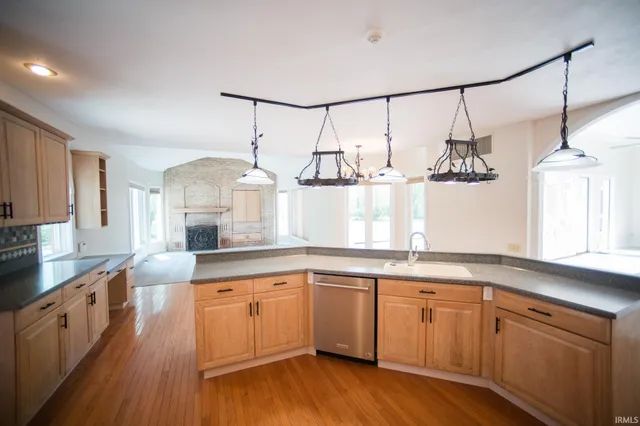 $798,000 | 3443 Washington Avenue, Vincennes, IN 47591