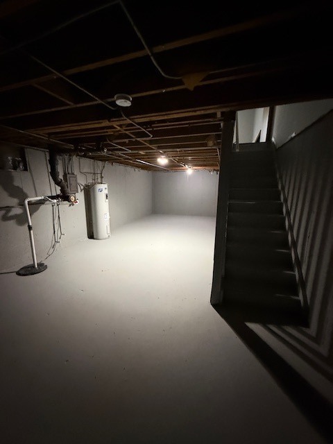 1351 Monomoy Street, Unit D Aurora, IL 60506 - Photo 14 of 14 a water heater room