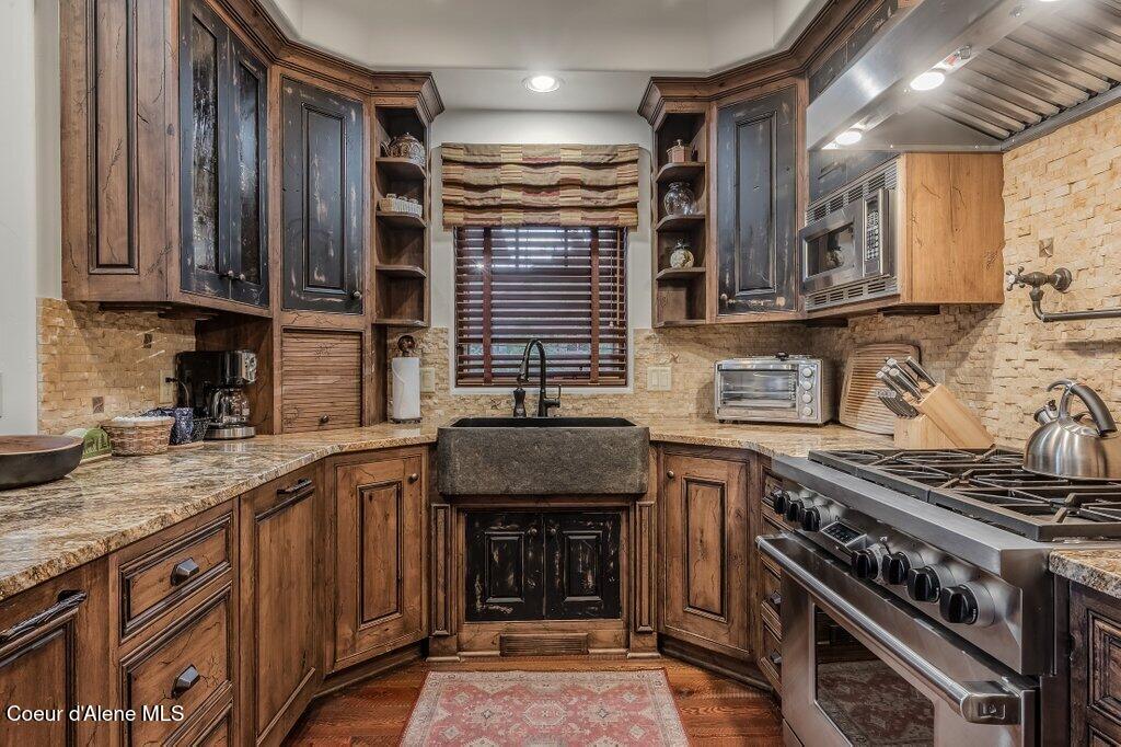 6078 Quartzite Lane Coeur D'Alene, ID 83814 - Photo 16 of 83 Well-Equipped Kitchen