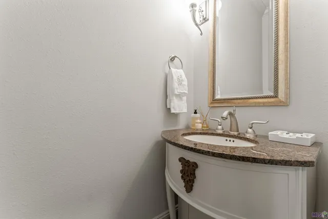 $1,269,000 | 2125 Rue Bienvenue, Baton Rouge, LA 70809