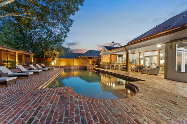 $1,269,000 | 2125 Rue Bienvenue, Baton Rouge, LA 70809