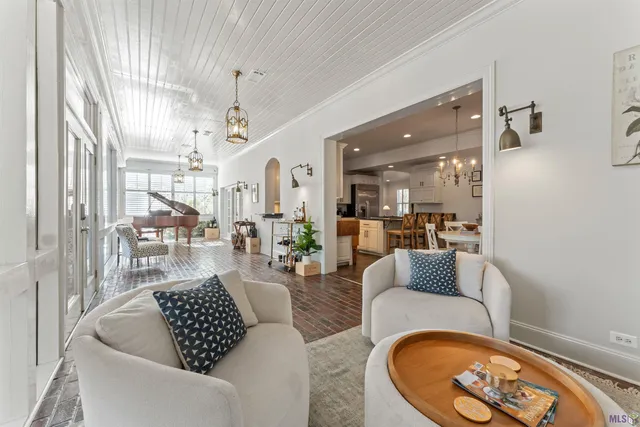 $1,269,000 | 2125 Rue Bienvenue, Baton Rouge, LA 70809