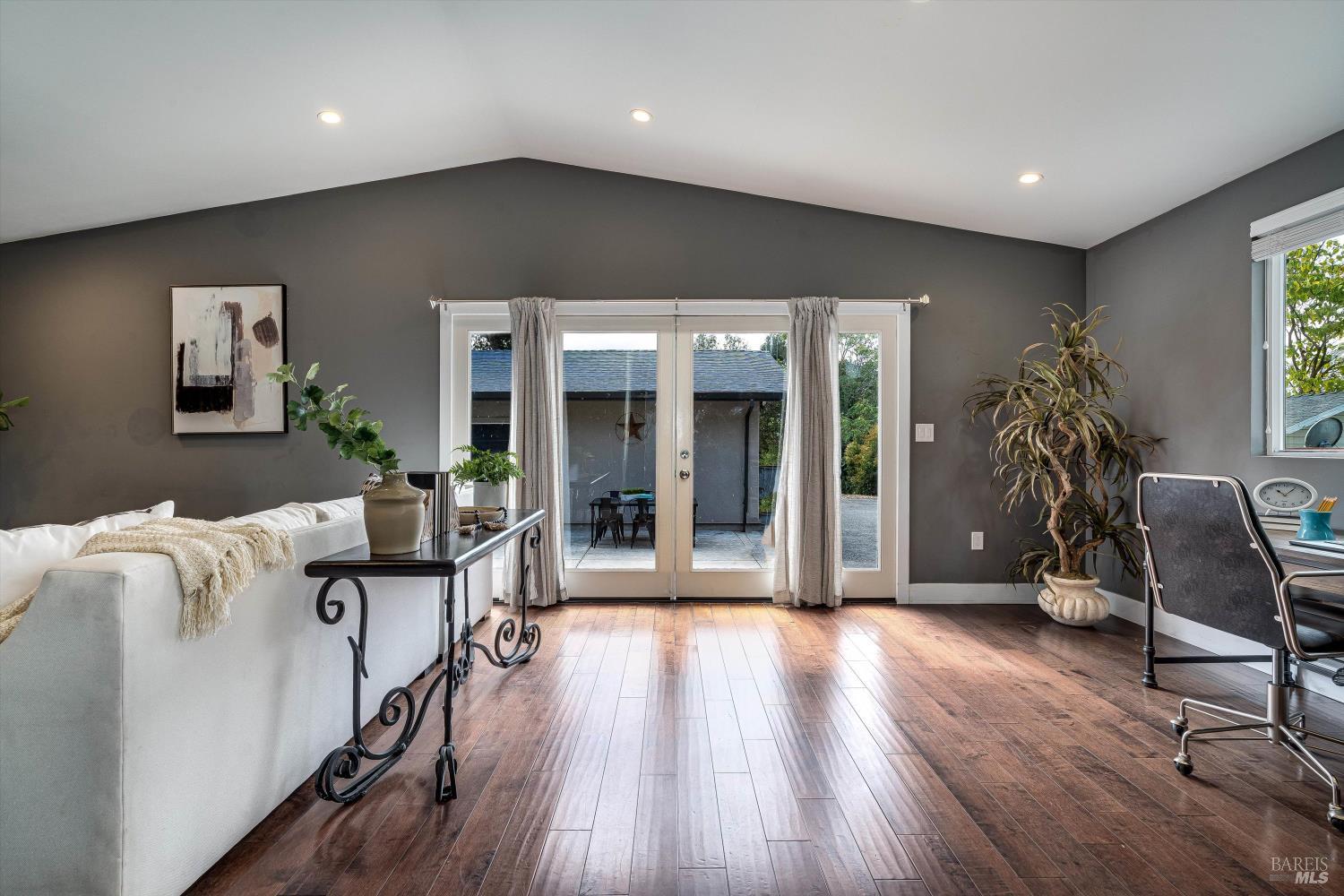 15 Julian Avenue Napa, CA 94559 - Photo 15 of 48