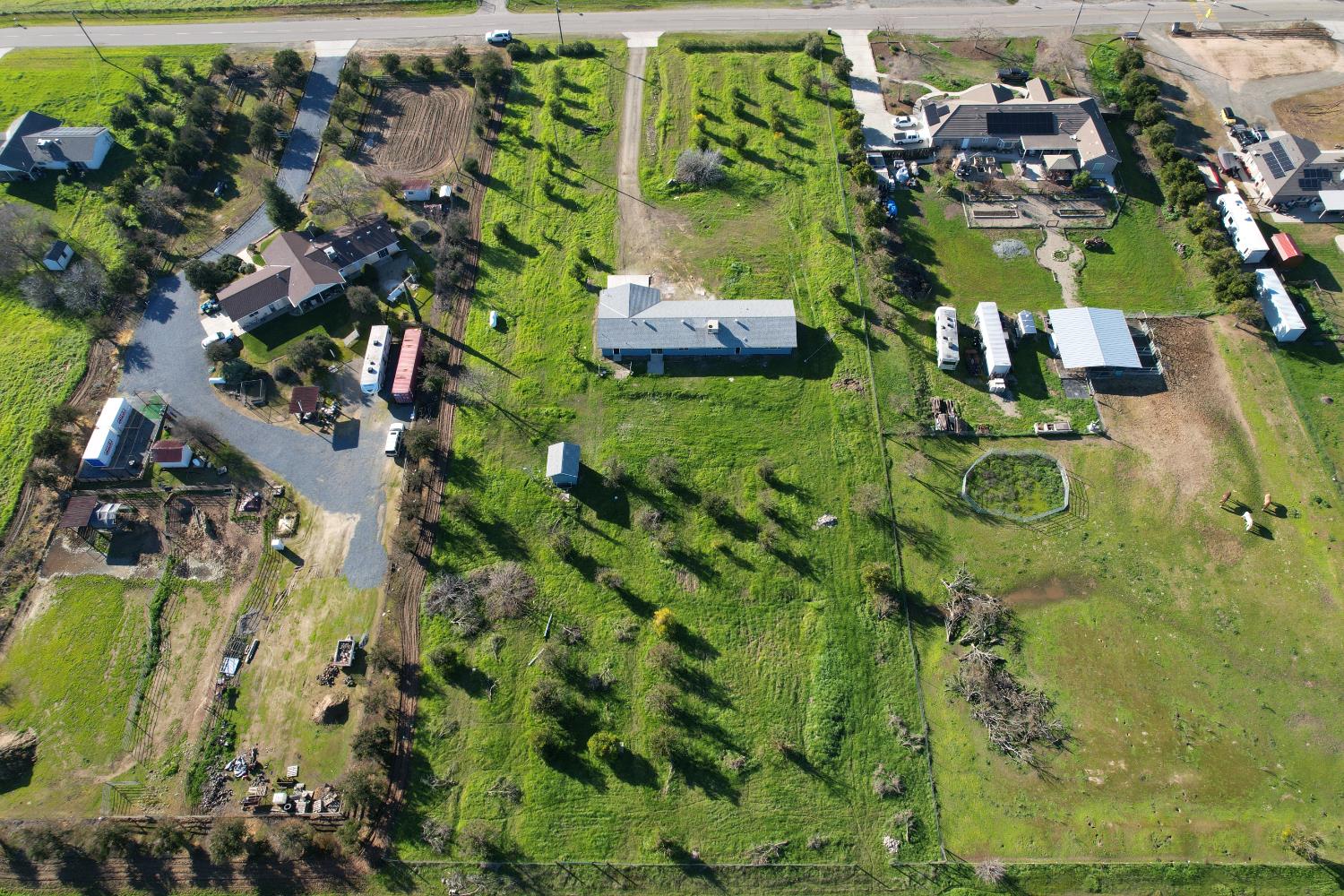 16363 Paula Road Madera, CA 93636 - Photo 26 of 29 a bird view of building
