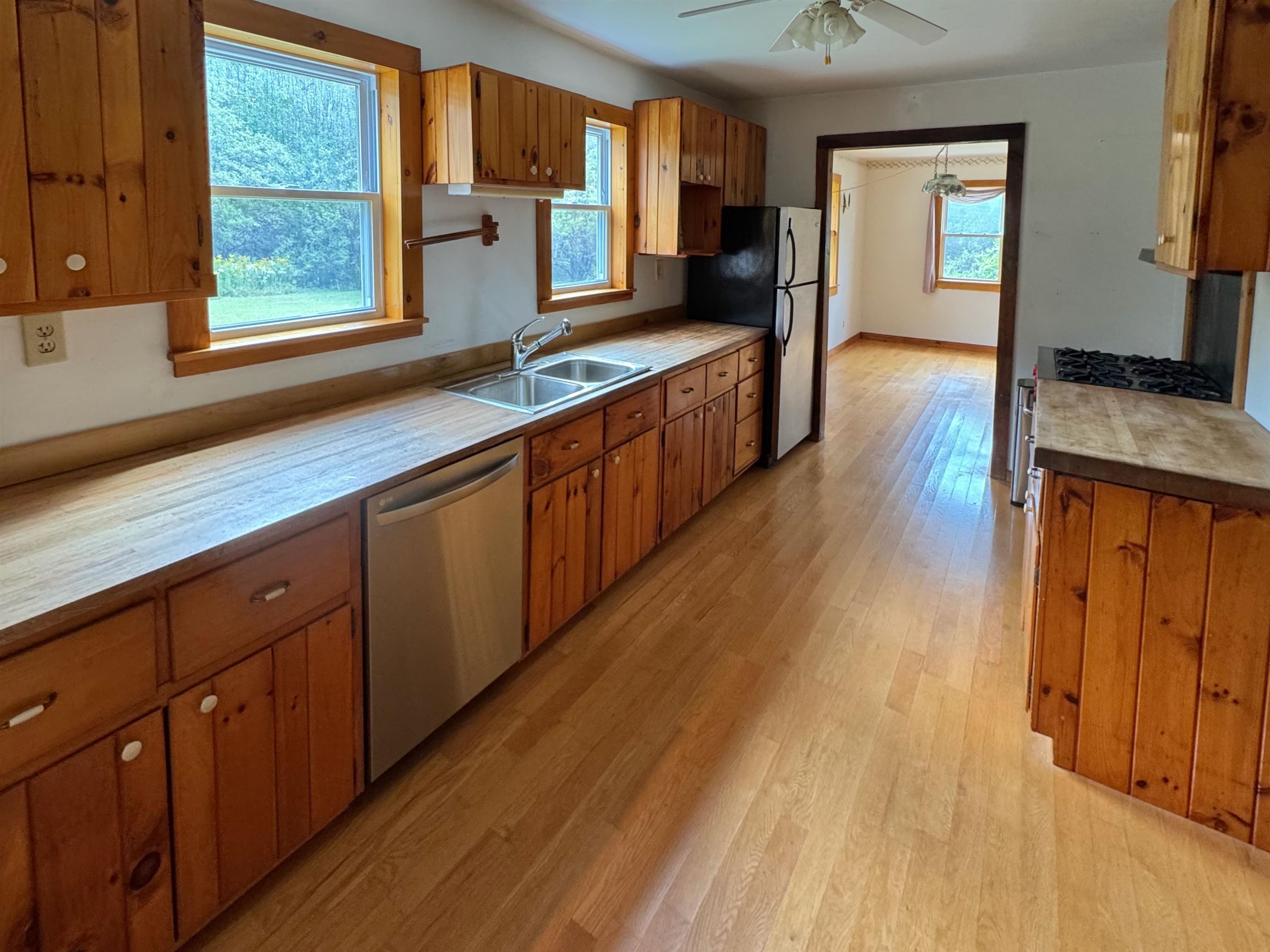 1059 Bailey Hill Road Readsboro, VT 05350 - Photo 2 of 38