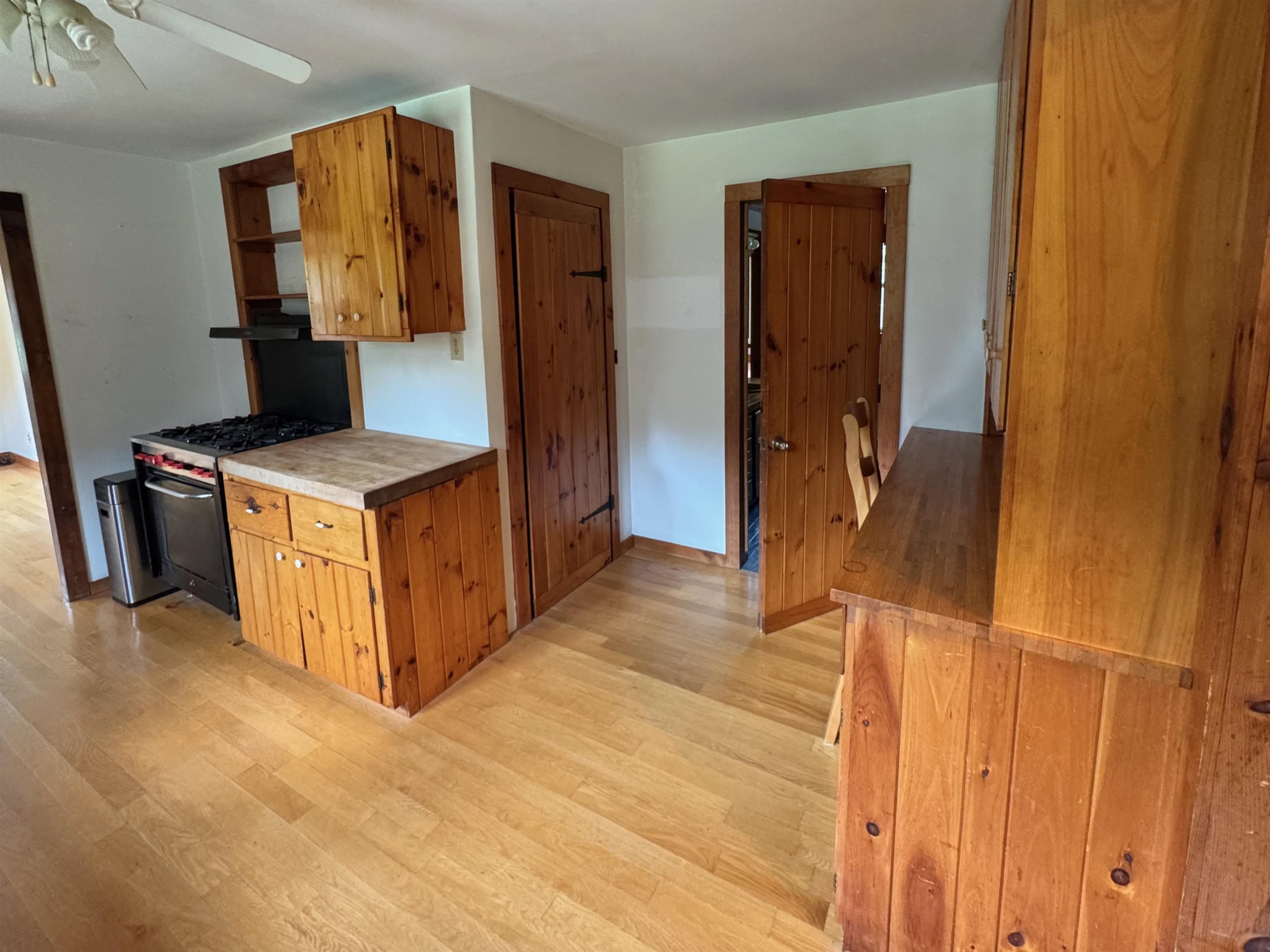 1059 Bailey Hill Road Readsboro, VT 05350 - Photo 4 of 38