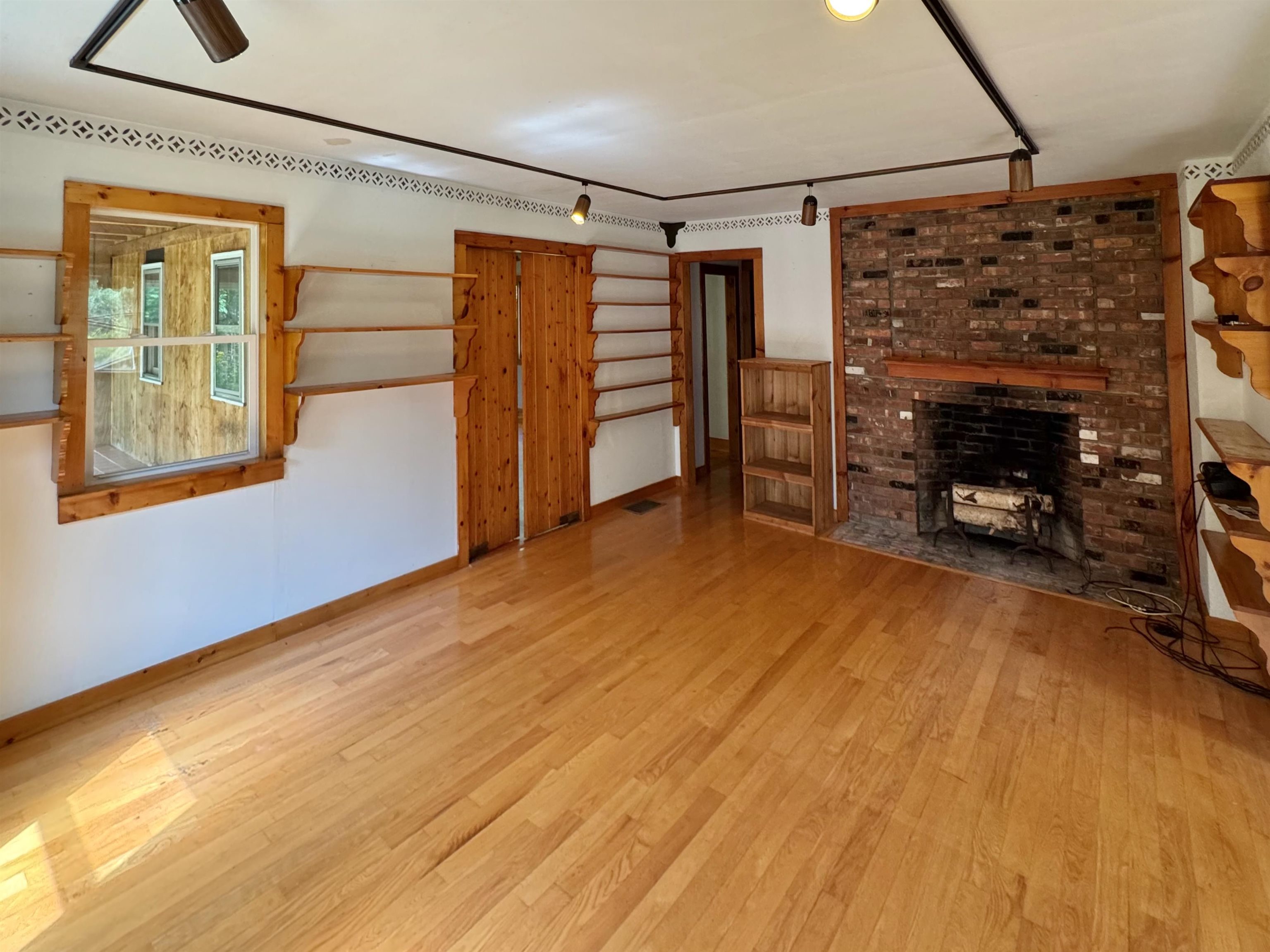 1059 Bailey Hill Road Readsboro, VT 05350 - Photo 8 of 38