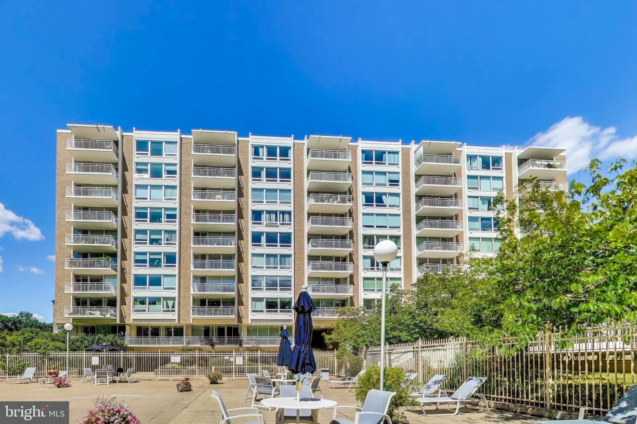 1435 4th Street Southwest, Unit B609 Washington, DC 20024 - Photo 2 of 28 a front view of a building