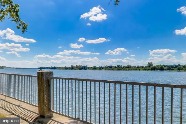 $3,000 | 1435 4th Street Southwest, Unit B609, Washington, DC 20024