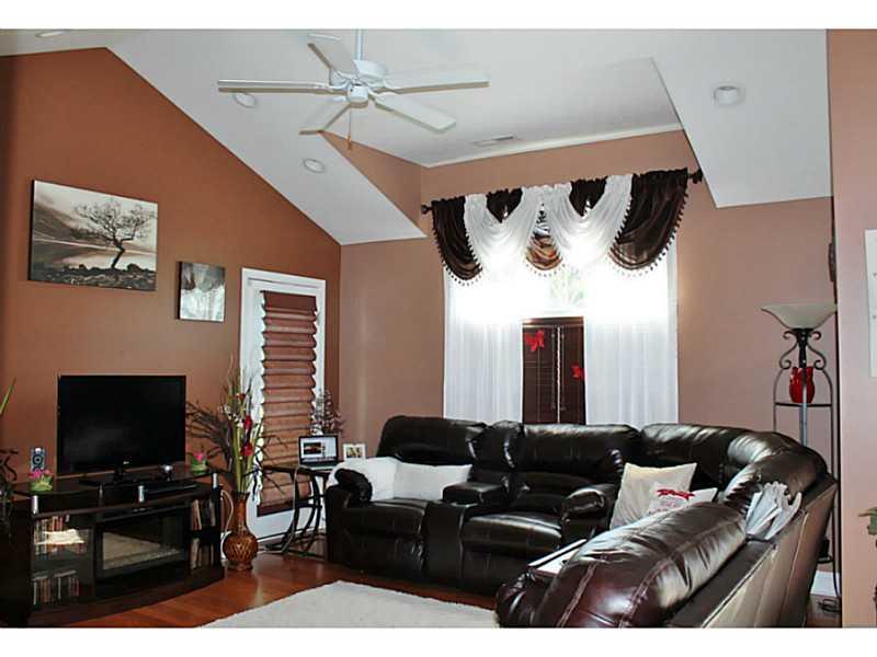 335 Saddlebrook Road Gibsonia, PA 15044 - Photo 14 of 22 Den/Family/Great Room.