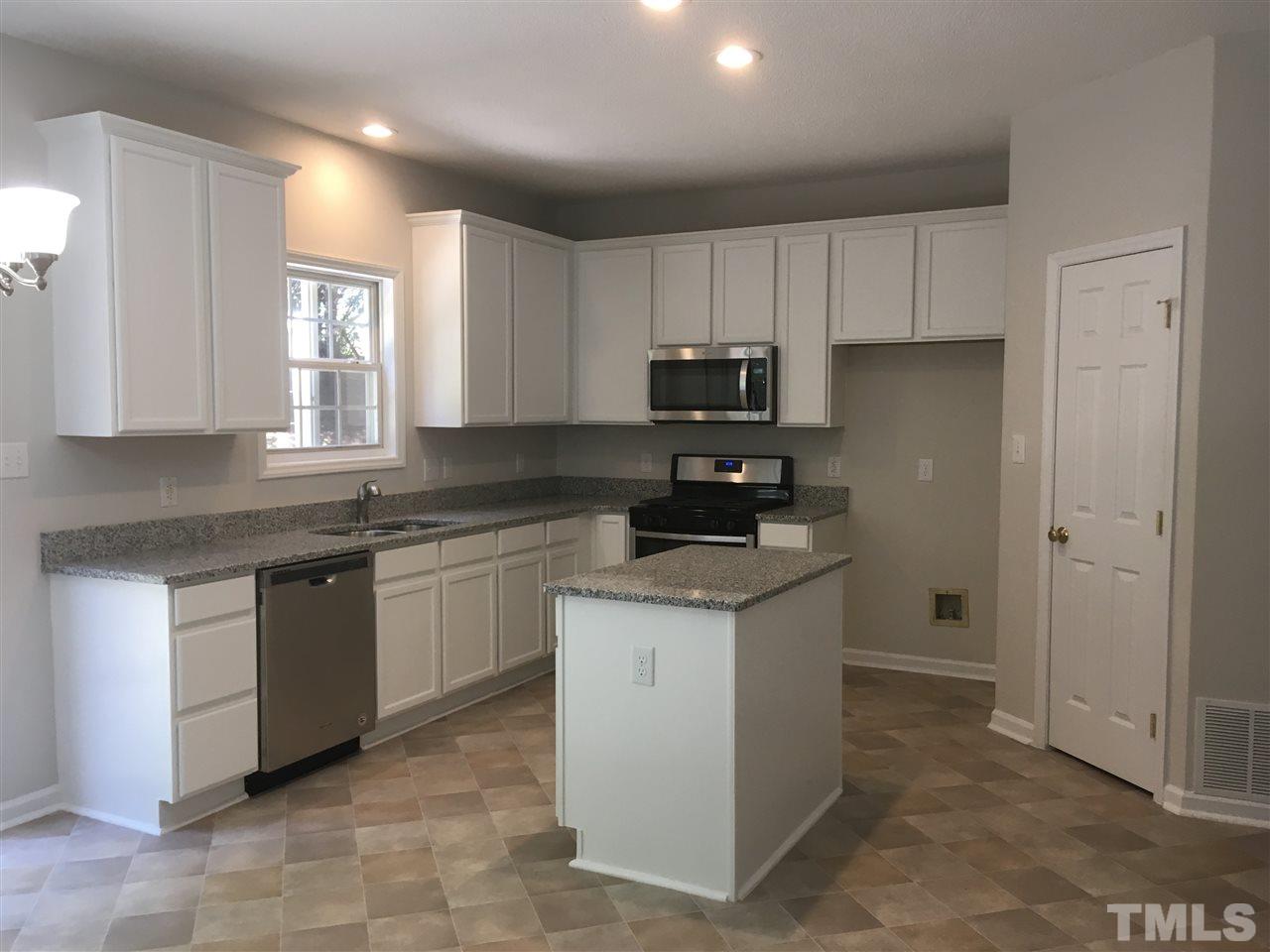 1326 Red Twig Road Apex, NC 27502 - Photo 5 of 25 Gallery Image 5