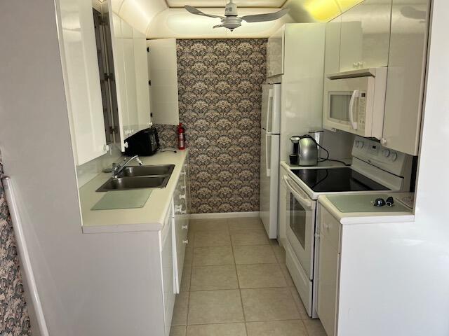 3042 Cornwall C, Unit 3042 Boca Raton, FL 33434 - Photo 4 of 20 IMG_6716