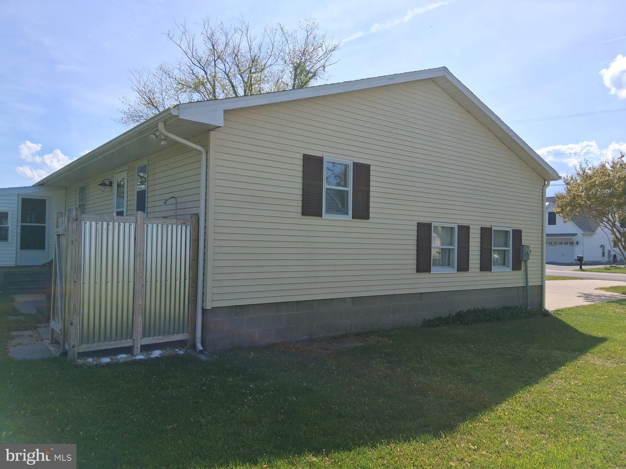 37072 Clubhouse Road Ocean View, DE 19970 - Photo 30 of 35 Outdoor Shower