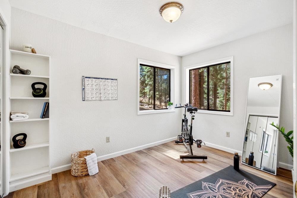 12068 Pine Forest Road Truckee, CA 96161 - Photo 18 of 27 a room with gym equipment