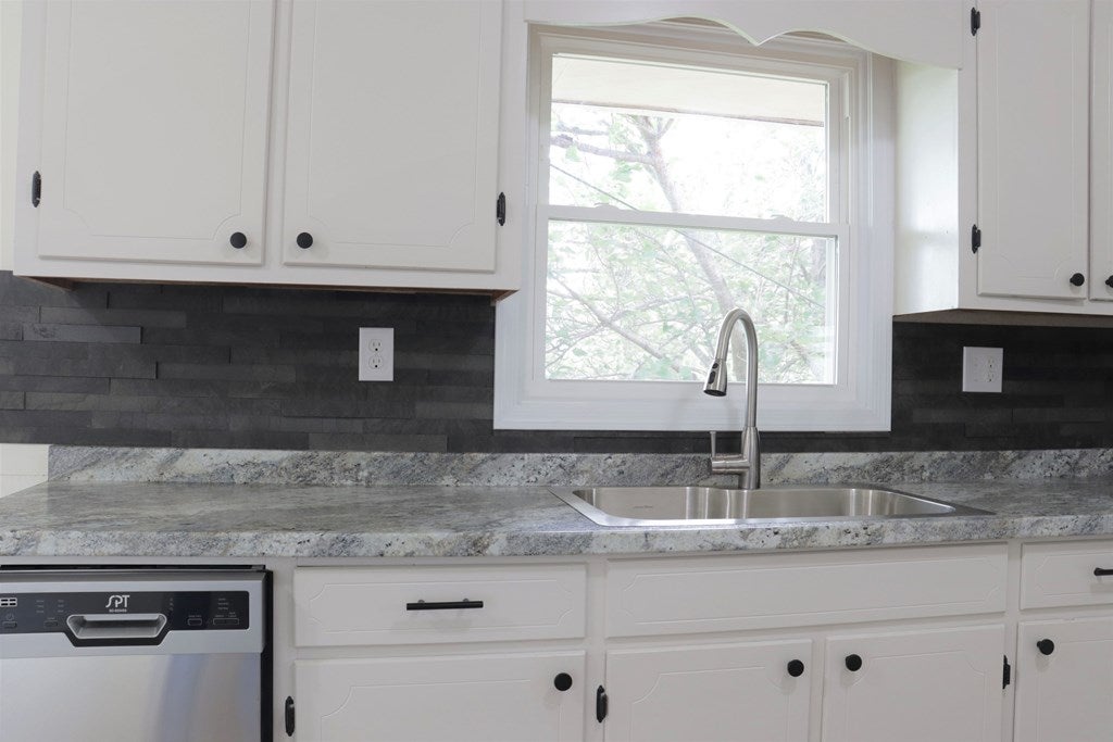 7693 Brandon Road Radford, VA 24141 - Photo 12 of 49 Gallery Image 12