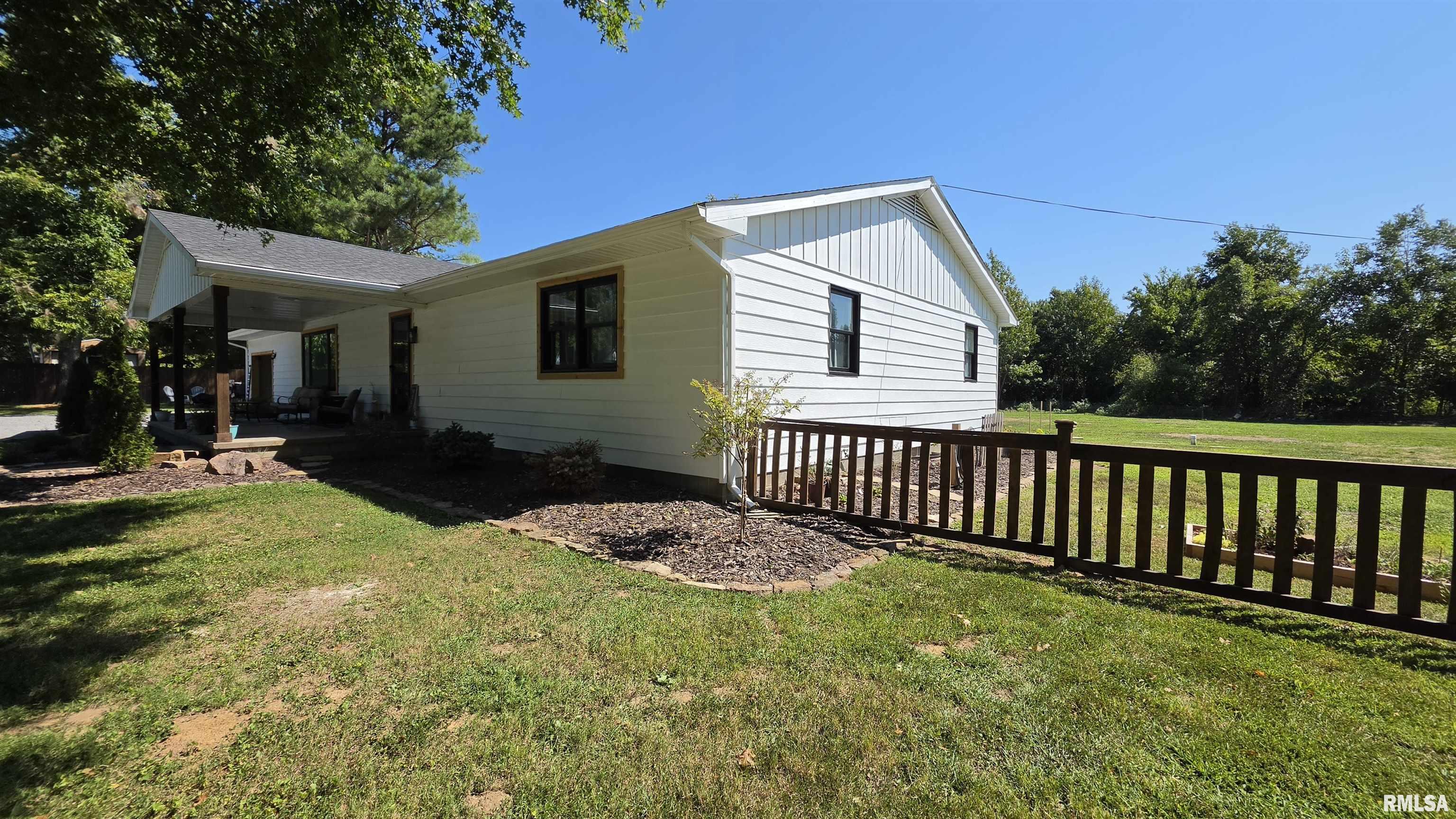 13256 Cruse Road Carterville, IL 62918 - Photo 12 of 53 Gallery Image 12