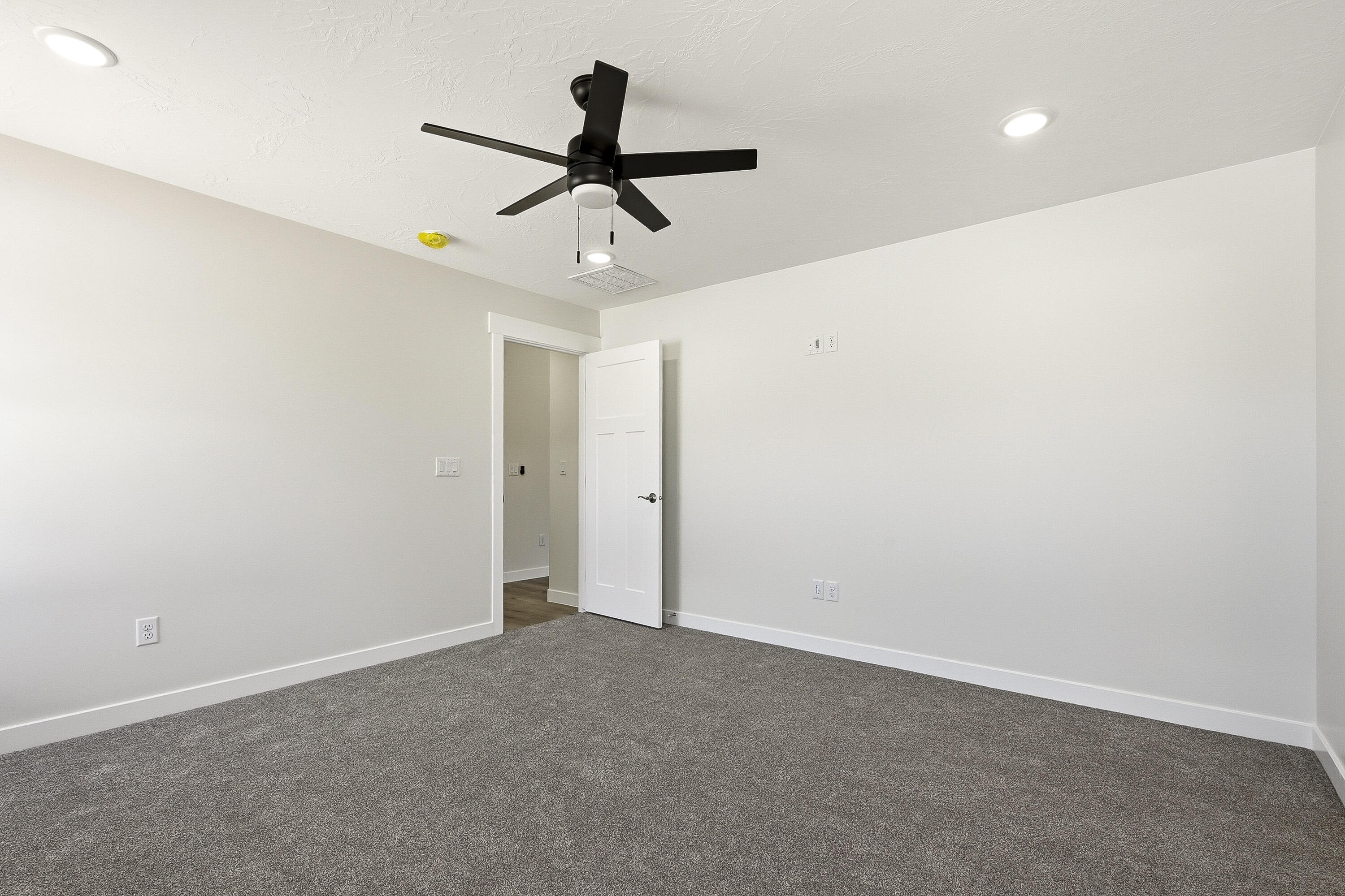 3887 North Hawks Landing Loop Cedar City, UT 84721 - Photo 19 of 46 3887 N Hawk Landing-28