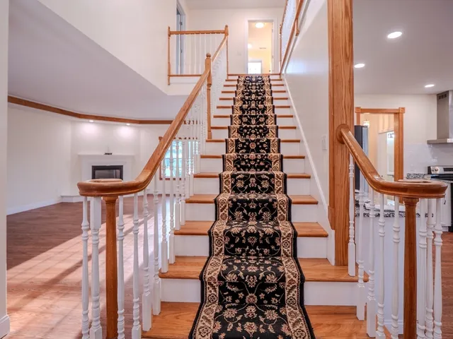 a view of entryway with a front door