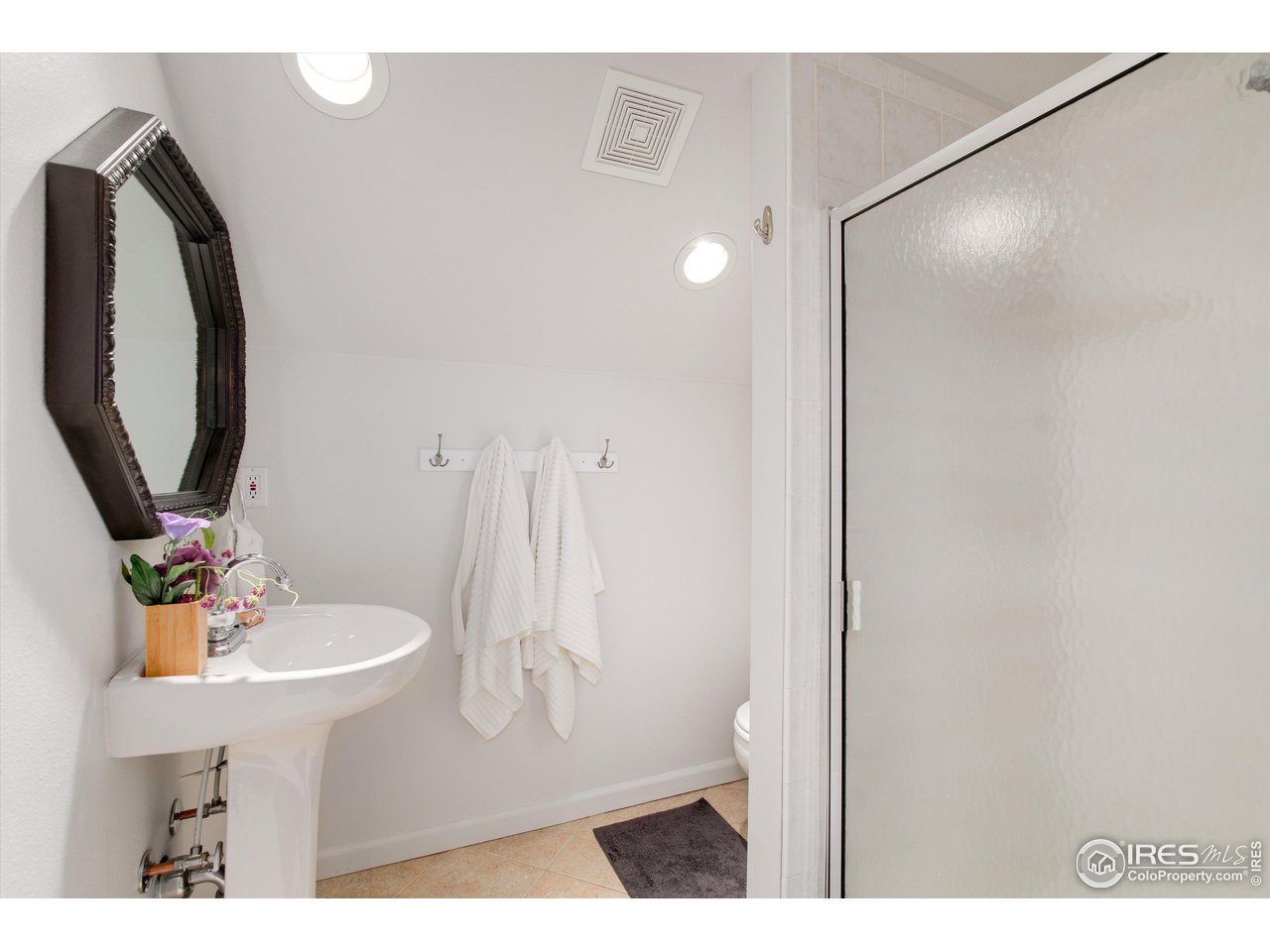 877 Apple Valley Road Lyons, CO 80540 - Photo 32 of 40 Over the Garage Apartment