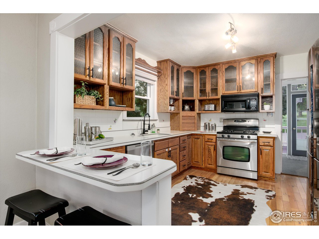 877 Apple Valley Road Lyons, CO 80540 - Photo 10 of 40 Kitchen